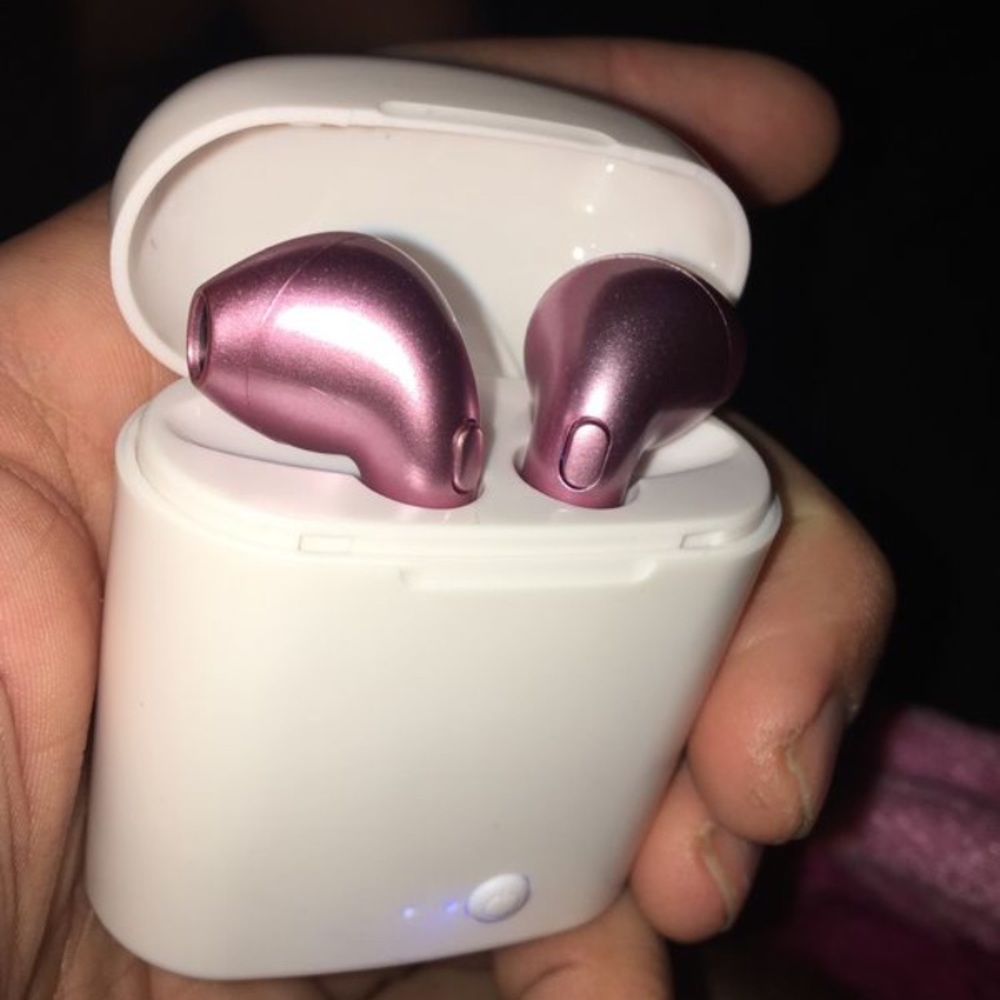 BLUETOOTH HEADPHONES BRAND NEW